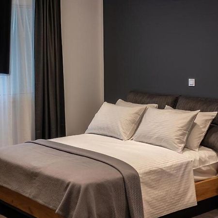 Ioulia'S Apartments ปลาตาเรีย ภายนอก รูปภาพ