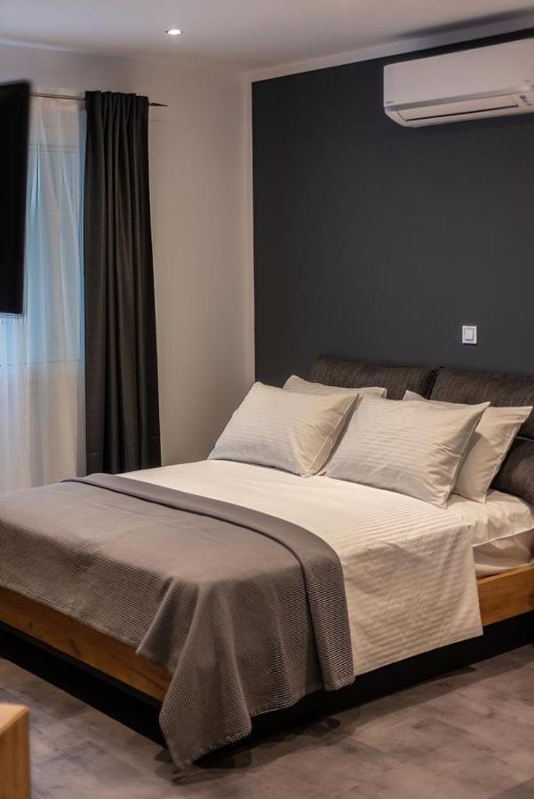 Ioulia'S Apartments ปลาตาเรีย ภายนอก รูปภาพ