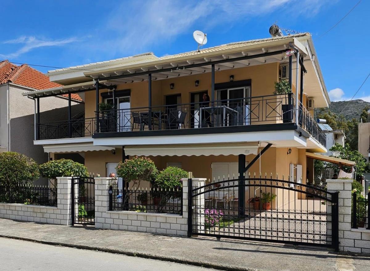 Ioulia'S Apartments ปลาตาเรีย ภายนอก รูปภาพ